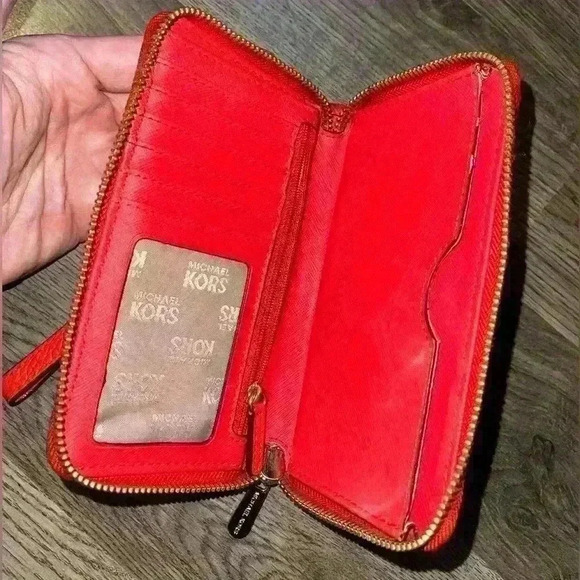 Michael Kors Wallet - Picture 2 of 2